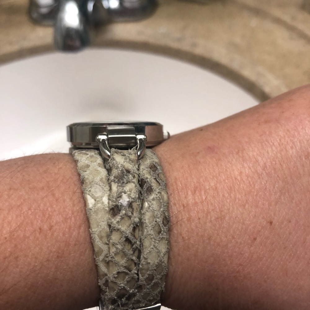 Watch - Picture 5 of 6